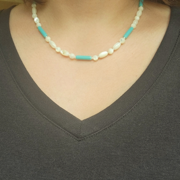 Vintage Dainty Mother of Pearl Shell Turquoise Bead Beaded Necklace - Picture 1 of 7